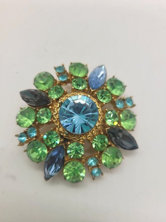 unknown Jewelry - VTG Gold-Tone Rhinestone Flower Brooch Blue & Green Stones Classic Luxury